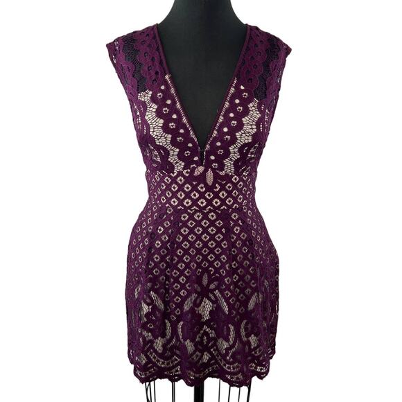 FREE PEOPLE One Million Lovers Plum Purple Lace Open Back Mini Cocktail Dress 4 - Picture 1 of 9